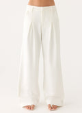 Sora Low Rise Pant - White